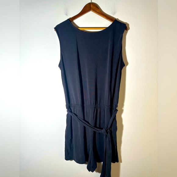 LOFT Elegant Navy Blue Romper - Picture 1 of 4